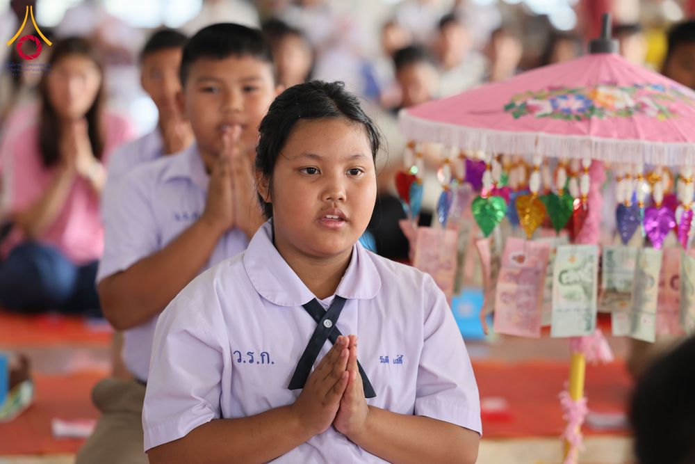 ภาพ No.300371:วันที่ 22 มกราคม พ.ศ. 2569 พิธีทอดผ้าป่าทำนุบำรุงศาสนสถาน ณ วัดรางกำหยาด ต.บางภาษี อ.บางเลน จ.นครปฐม ในโครงการธรรมยาตรา กตัญญูบูชา มหาปูชนียาจารย์ พระมงคลเทพมุนี(สด จนฺทสโร) พระผู้ปราบมาร อนุสรณ์สถาน 7 แห่ง ปีที่ 14