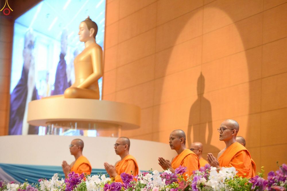 ภาพ No.244148:วันอาทิตย์ที่ 7 กันยายน พ.ศ. 2568 พิธีทอดผ้าป่าสมทบกฐินวัดพระธรรมกาย และสมทบกฐิน 30,000 วัดทั่วไทย ครั้งที่ 2 ณ ห้องแก้วสารพัดนึก 1 วัดพระธรรมกาย