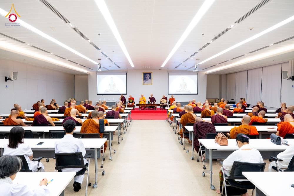 ภาพ No.325591:วันที่ 24 เมษายน พ.ศ.2569 หลวงพ่อทัตตชีโว รองเจ้าอาวาสวัดพระธรรมกาย ถวายการต้อนรับและปฏิสันถารคณะสงฆ์เมียนมาร์