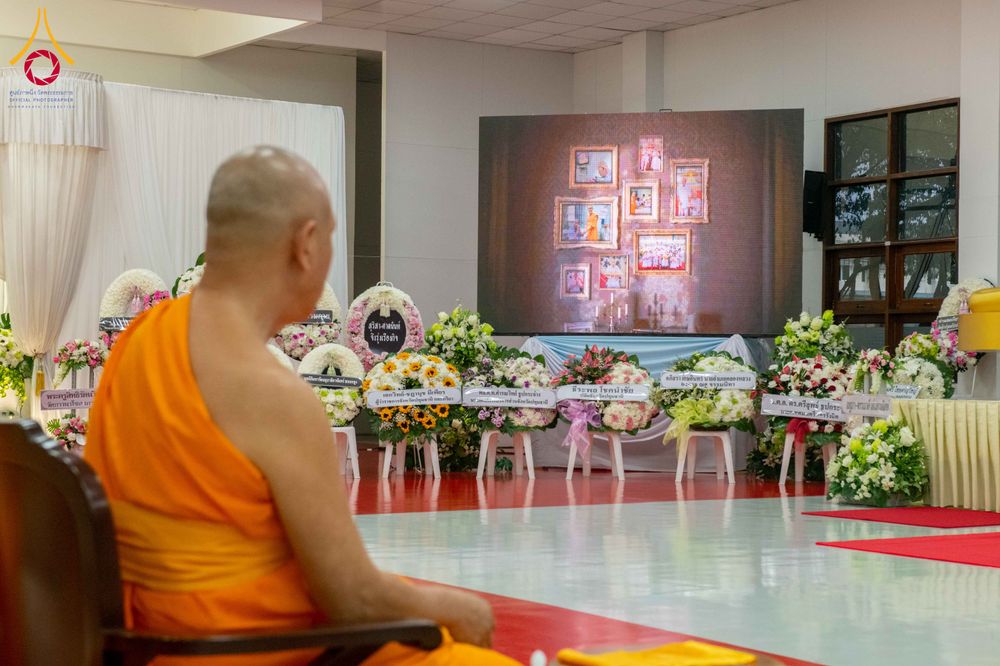 ภาพ No.314723:วันเสาร์ที่ 21 มีนาคม พ.ศ. 2569 พิธีบำเพ็ญกุศล คุณพ่อณรงค์ จินตมากุล  สิริอายุ 99 ปี 11 เดือน โยมบิดา พระครูปลัดรัตนวีรวัฒน์ (รังสฤษดิ์ อิทฺธิจินตโก) ที่ปรึกษาเจ้าคณะจังหวัดปทุมธานี เจ้าอาวาสวัดพระธรรมกาย  ณ ห้องปลูกศรัทธา 2 วัดพระธรรมกาย ปทุมธานี