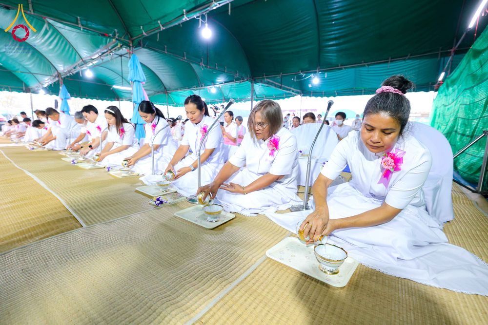 ภาพ No.299193:วันที่ 21 มกราคม พ.ศ. 2569 พิธีถวายภัตตาหารเป็นสังฆทาน แด่พระธรรมยาตรา ณ อนุสรณ์สถานบางปลา วัดบางปลา อำเภอบางเลน จังหวัดนครปฐม ในโครงการธรรมยาตรา กตัญญูบูชา มหาปูชนียาจารย์ พระมงคลเทพมุนี(สด จนฺทสโร) พระผู้ปราบมาร อนุสรณ์สถาน 7 แห่ง ปีที่ 14