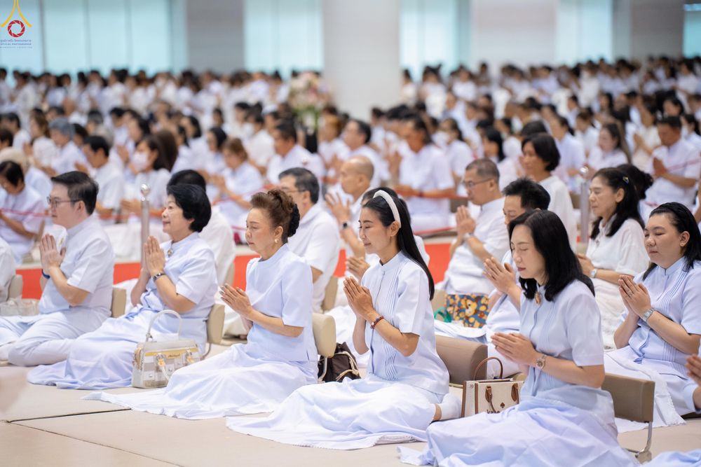 ภาพ No.337903:วันอาทิตย์ต้นเดือน 5 กรกฎาคม พ.ศ.2569 พิธีบูชาข้าวพระ ณ สภาธรรมกายสากล วัดพระธรรมกาย