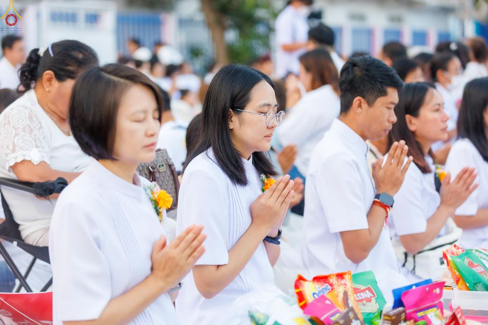 ภาพ No.297503:วันที่ 18 มกราคม พ.ศ. 2569 พิธีตักบาตรพระธรรมยาตรา ณ วัดโบสถ์บน ต.บางคูเวียง จ.นนทบุรี อนุสรณ์สถานลำดับที่ 4 สถานที่เกิดด้วยกายธรรม ในโครงการธรรมยาตรา กตัญญูบูชา มหาปูชนียาจารย์ พระมงคลเทพมุนี(สด จนฺทสโร) พระผู้ปราบมาร อนุสรณ์สถาน 7 แห่ง ปีที่ 14
