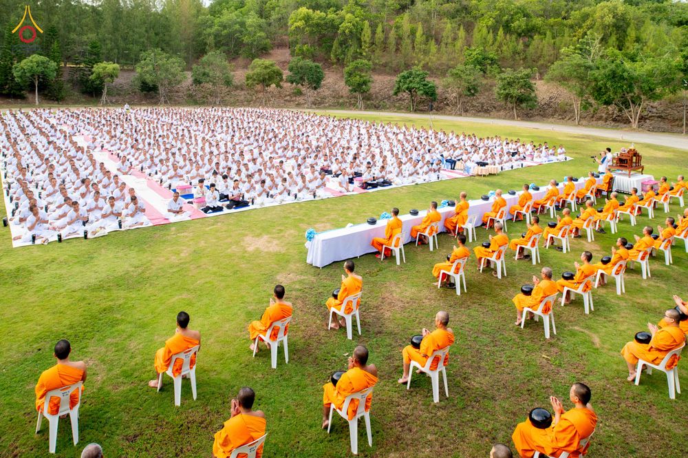 ภาพ No.340993:วันที่ 26 กรกฎาคม พ.ศ. 2569 โครงการพัฒนาคุณธรรม จริยธรรม สำหรับนักเรียนนายสิบตำรวจ (นสต.) รุ่นที่ 17 ศูนย์ฝึกอบรมตำรวจภูธรภาค 1 ได้จัดกิจกรรม ตักบาตรเพื่อน้อมอุทิศถวายเพื่อเป็นพระราชกุศลฯ  และปฏิบัติธรรม ติวธรรมมะ ณ ศูนย์ปฏิบัติธรรมเวิล์ดพีช วัลเล่ย์ (Wo