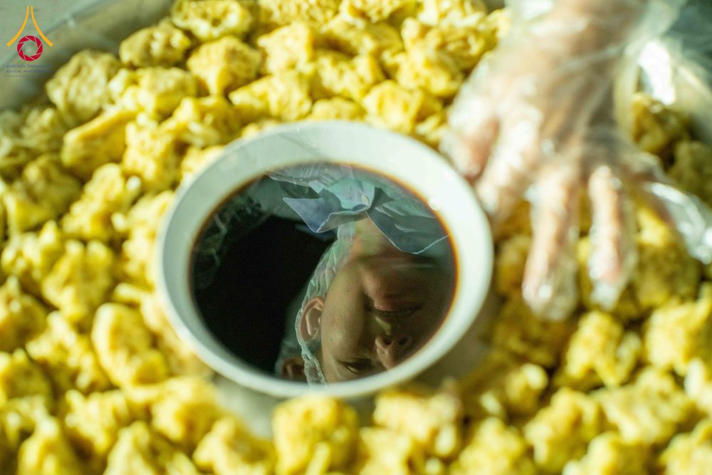 ภาพ No.287957:วันที่ 4 มกราคม พ.ศ. 2569 พิธีถวายภัตตาหารเป็นสังฆทาน แด่พระธรรมยาตรา ในโครงการธรรมยาตรา กตัญญูบูชา มหาปูชนียาจารย์ พระมงคลเทพมุนี(สด จนฺทสโร) พระผู้ปราบมาร อนุสรณ์สถาน 7 แห่ง ปีที่ 14 ณ อนุสรณ์สถานมหาวิหารพระมงคลเทพมุนี (โลตัสแลนด์) อ.สองพี่น้อง จ.สุพรร