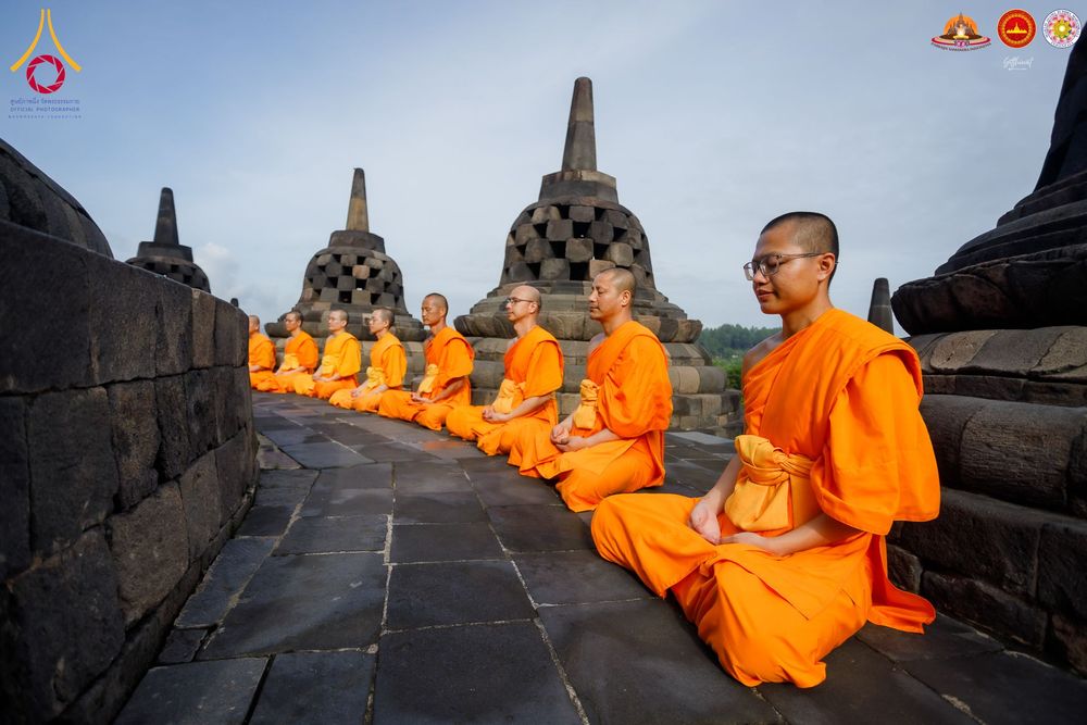 ภาพ No.280102:วันที่ 31 ธันวาคม พ.ศ. 2568 เดินธรรมยาตราที่บรมพุทธโธ อินโดนีเซีย