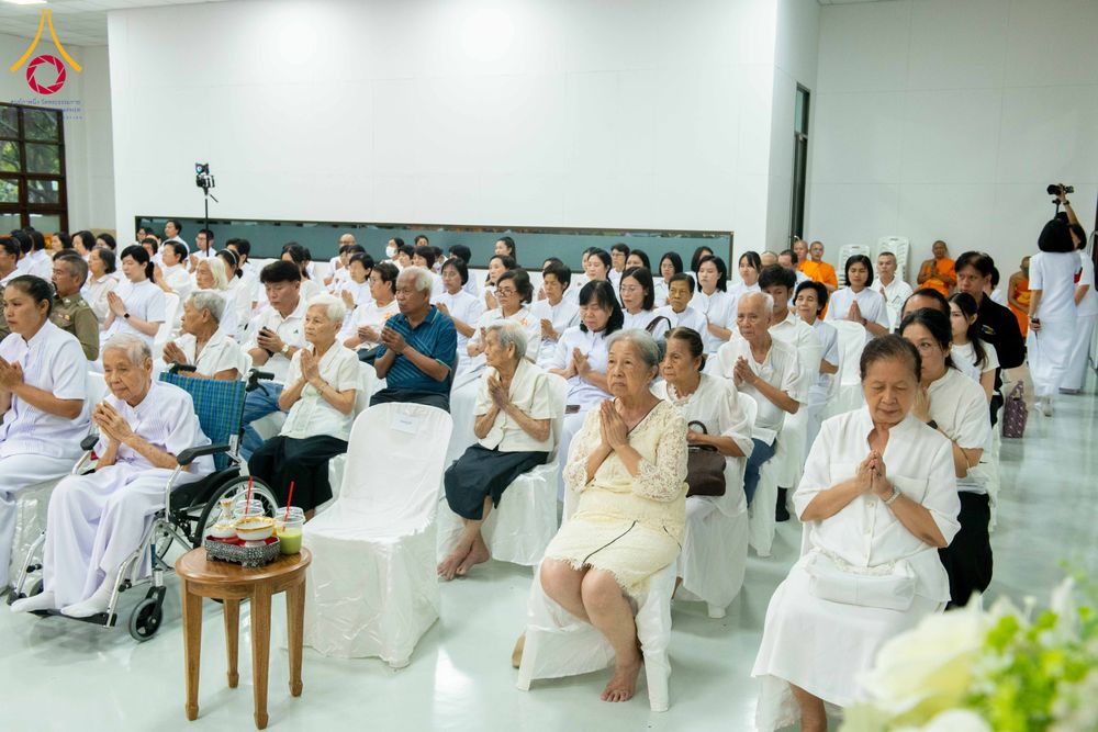 ภาพ No.314462:วันพฤหัสบดีที่ 19 มีนาคม พ.ศ. 2569 พิธีบำเพ็ญกุศล คุณพ่อณรงค์ จินตมากุล โยมบิดา พระครูปลัดรัตนวีรวัฒน์ (รังสฤษดิ์ อิทฺธิจินตโก) ที่ปรึกษาเจ้าคณะจังหวัดปทุมธานี เจ้าอาวาสวัดพระธรรมกาย  ณ ห้องปลูกศรัทธา 2 วัดพระธรรมกาย ปทุมธานี