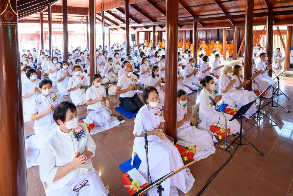 ภาพ No.71601:พระธรรมยาตรา ปฏิบัติศาสนกิจ ทำนุบำรุงศาสนสถาน, ปฏิบัติธรรม ร่วมกับชุมชน,นักเรียนเด็กดีวีสตาร์ และร่วมพิธีทอดผ้าป่าบำรุงศาสนสถาน ในโครงการธรรมยาตรากตัญญูบูชา มหาปูชนียาจารย์ พระมงคลเทพมุนี(สด จนฺทสโร) พระผู้ปราบมาร อนุสรณ์สถาน 7 แห่ง ปีที่ 11 ณ วัดสองพี่น