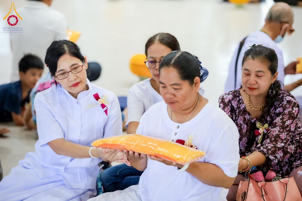 ภาพ No.317459:วันอาทิตย์ ที่ 29 มีนาคม พ.ศ.2569  พิธีปลงผม , พิธีขอขมามอบบาตรและผ้าไตร , พิธีบรรพชา ณ ศูนย์ปฏิบัติธรรมสมุทรปราการ จำนวน 42 รูป