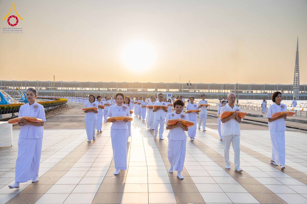 ภาพ No.320833:วันเสาร์ที่ 11 เมษายน พ.ศ.2569 พิธีเวียนประทักษิณ พิธีวันทาเจดีย์ โครงการอุปสมบทหมู่ บูชาธรรมหลวงพ่อธัมมชโย พ.ศ.2569 โครงการอุปสมบทหมู่ธรรมทายาท ระดับอุดมศึกษา รุ่น 53 (ภาคฤดูร้อน) ณ วัดพระธรรมกาย ปทุมธานี