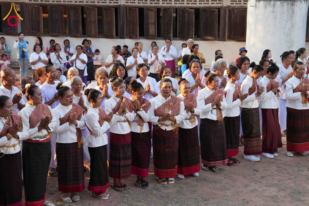 ภาพ No.323286:วันอาทิตย์ที่ 19 เมษายน พ.ศ. 2569 พิธีเจริญพระพุทธมนต์สมโภช “พระพุทธเมตตา” อัญเชิญพระบรมสารีริกธาตุ เพื่อบรรจุและประดิษฐาน ณ เกศมาลา “พระพุทธเมตตา” พระประธานในศาลาการเปรียญวัดหนองเต่า ณ วัดหนองเต่า ต.บึงพะไล อ.แก้งสนามนาง จ.นครราชสีมา