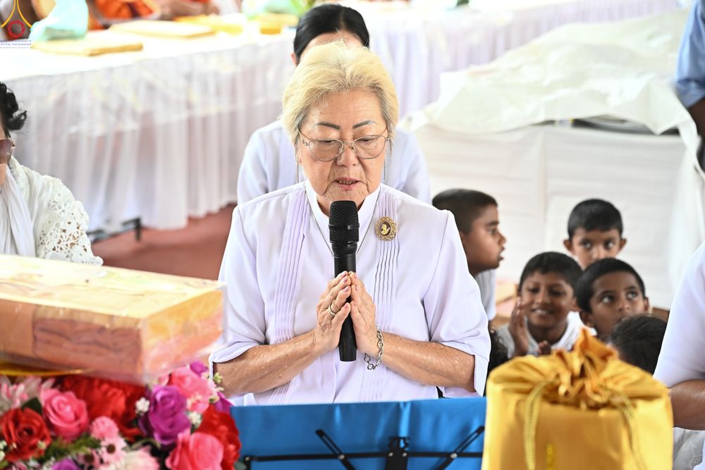 ภาพ No.278706:วันที่ 30 ตุลาคม พ.ศ.2568 กฐินสมทบต่างประเทศ โดยคณะศิษยานุศิษย์ บูชาธรรม 81 ปี หลวงพ่อธัมมชโย ณ วัดศรีสุดาสนะ รังกุต วิหาร ประเทศศรีลังกา