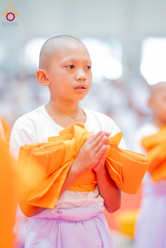 ภาพ No.318687:วันที่ 29 มีนาคม พ.ศ. 2569 พิธีเวียนประทักษิณ มอบผ้าไตร บรรพชาสามเณร  ณ ศูนย์อบรมเยาวชนกาญบุรี