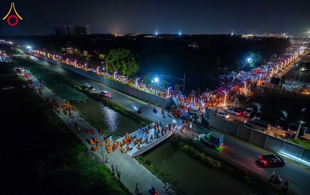 ภาพ No.324535:วันที่ 22 เมษายน พ.ศ.2569 (วันคุ้มครองโลก) บรรยากาศพระสังฆาธิการและสาธุชน การเดินทางกลับ งานถวายมหาสังฆทาน 40,000 กว่าวัดทั่วประเทศ วัดพระธรรมกาย