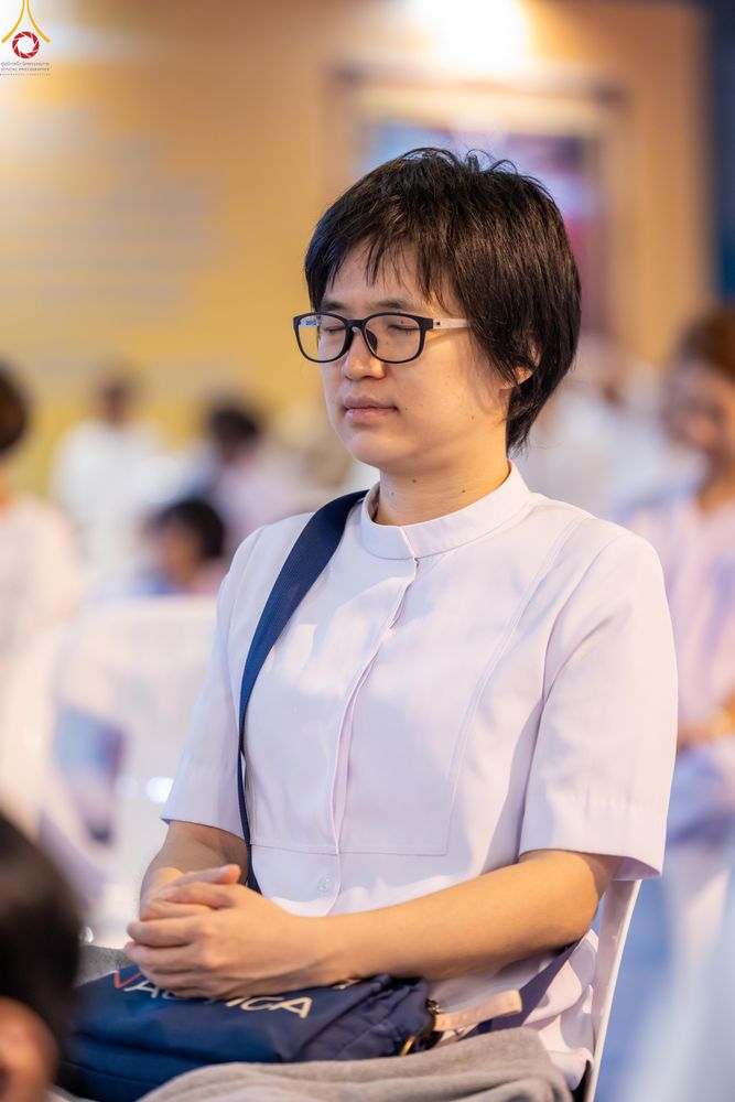 ภาพ No.280375:วันที่ 31 ธันวาคม พ.ศ.2568 -วันที่ 1 มกราคม พ.ศ.2569 พิธีฉลองชัยสวดมนต์บทธัมมจักกับปปวัตนสูตร ครบ 8,000,000,000 จบ , พิธีสวดมนต์ข้ามปี ณ วัดพระธรรมกาย