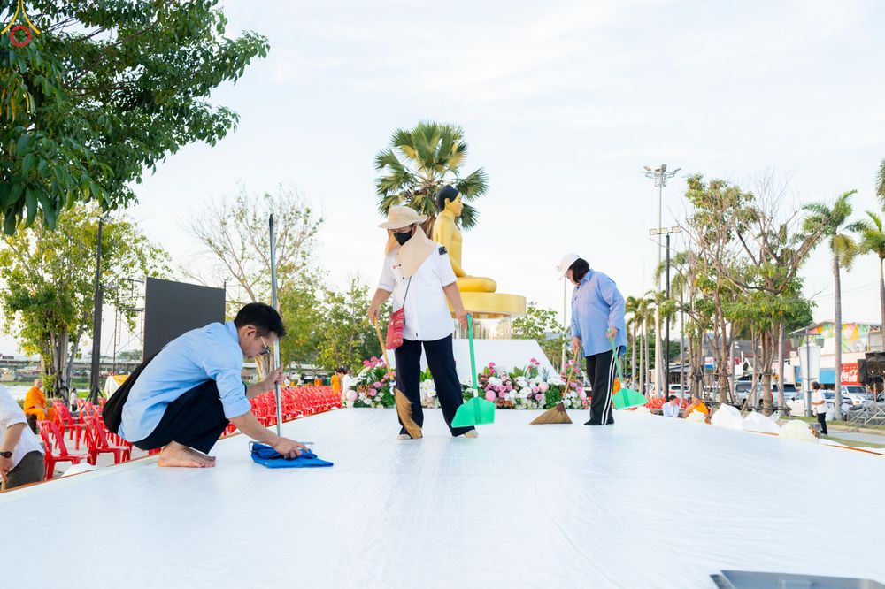 ภาพ No.282400:วันที่ 19 -20 ธันวาคม พ.ศ.2568 เบื้องหลังความสำเร็จ ของการจัดงานตักบาตร พระ 10,000 รูป Skywalk กาญจนบุรี