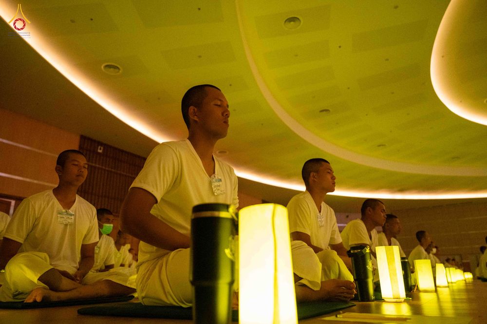 ภาพ No.341577:วันที่ 26 กรกฎาคม พ.ศ. 2569 โครงการพัฒนาคุณธรรม จริยธรรม สำหรับนักเรียนนายสิบตำรวจ (นสต.) รุ่นที่ 17 ศูนย์ฝึกอบรมตำรวจภูธรภาค 1 ได้จัดกิจกรรม  จุดเทียนรวมใจและปฏิบัติธรรมเจริญสมาธิภาวนา เพื่อน้อมอุทิศถวายเป็นพระราชกุศลฯ ณ ศูนย์ปฏิบัติธรรมเวิล์ดพีช วัลเล่