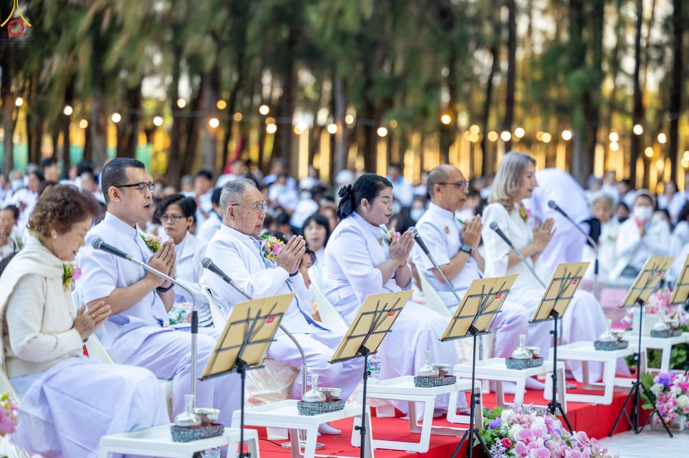 ภาพ No.289255:วันที่ 7 มกราคม พ.ศ. 2569 พิธีตักบาตรพระธรรมยาตรา ณ อนุสรณ์สถานลำดับที่ 1 สถานที่เกิดด้วยรูปกายเนื้อ อนุสรณ์สถานมหาวิหารพระมงคลเทพมุนี (โลตัสแลนด์) อ.สองพี่น้อง จ.สุพรรณบุรี ในโครงการธรรมยาตรา กตัญญูบูชา มหาปูชนียาจารย์ พระมงคลเทพมุนี(สด จนฺทสโร) พระผู้ป