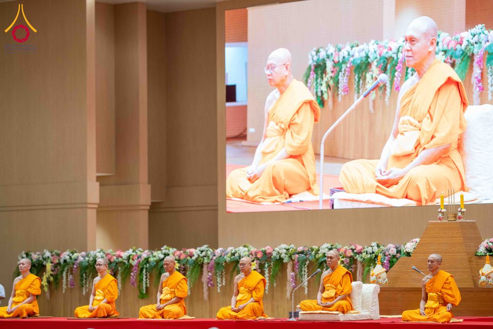 ภาพ No.319515:วันเสาร์ที่ 4 เมษายน พ.ศ.2569 พิธีขอขมา มอบผ้าไตร และถวายบาตรแด่นาคธรรมทายาท ในโครงการบรรพชาสามเณรฟื้นฟูพระพุทธศาสนาทั่วไทย โครงการหน่อแก้วเปรียญธรรม รุ่นที่ 14 โครงการสามเณรยุวธรรมทายาท รุ่นที่ 34 โครงการสามเณรมัชฌิมธรรมทายาท รุ่นที่ 30 ณ สภาธรรมกายสากล