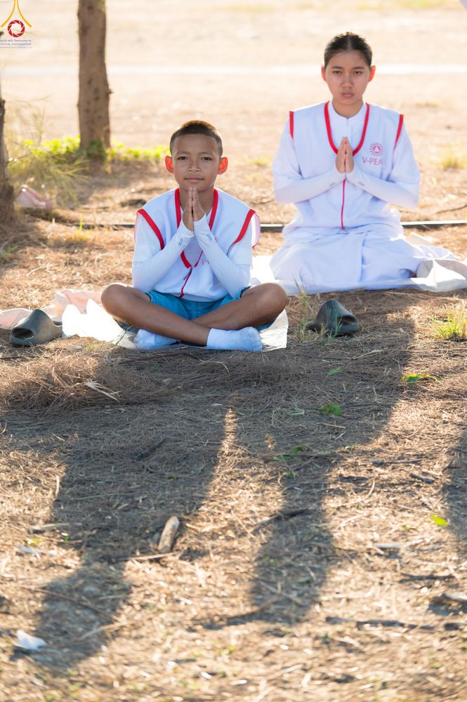 ภาพ No.306704:ภาพเบื้องหลังอาสาสมัครรวมใจ ชุดที่ 5 ในโครงการธรรมยาตรา กตัญญูบูชา มหาปูชนียาจารย์ พระมงคลเทพมุนี(สด จนฺทสโร) พระผู้ปราบมาร อนุสรณ์สถาน 7 แห่ง ปีที่ 14