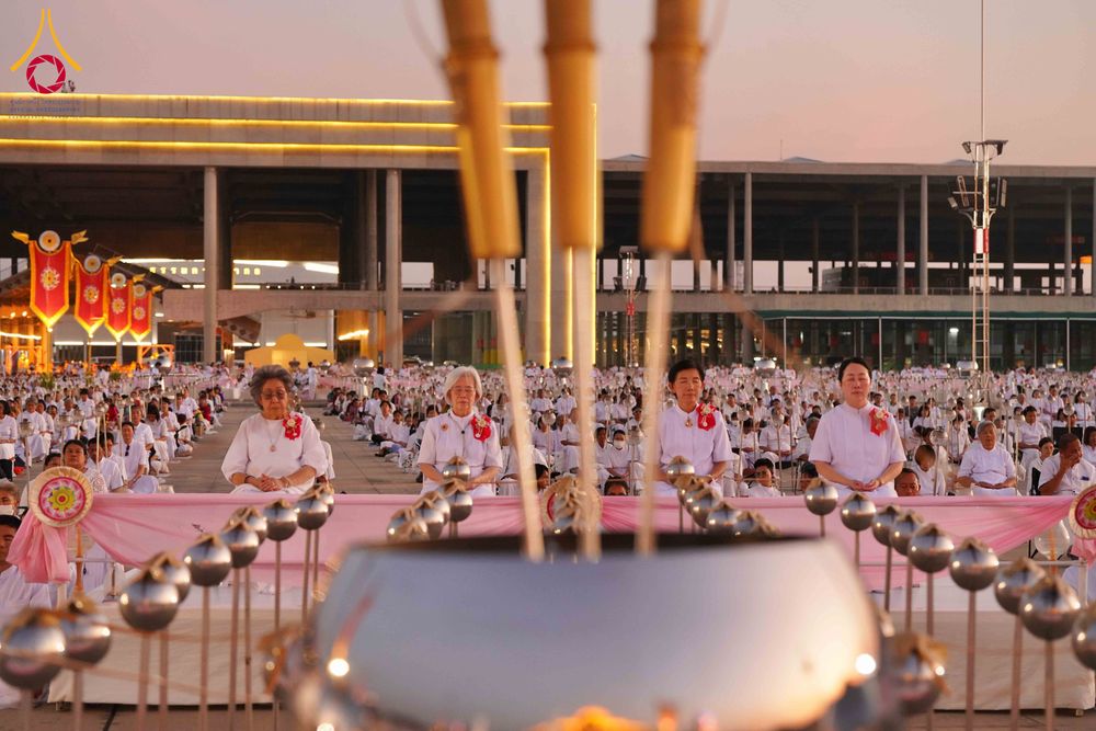 ภาพ No.312232:วันอังคารที่ 3 มีนาคม พ.ศ.2569 พิธีเวียนประทักษิณและจุดมาฆประทีป ณ ลานธรรมพระมหาธรรมกายเจดีย์ วัดพระธรรมกาย