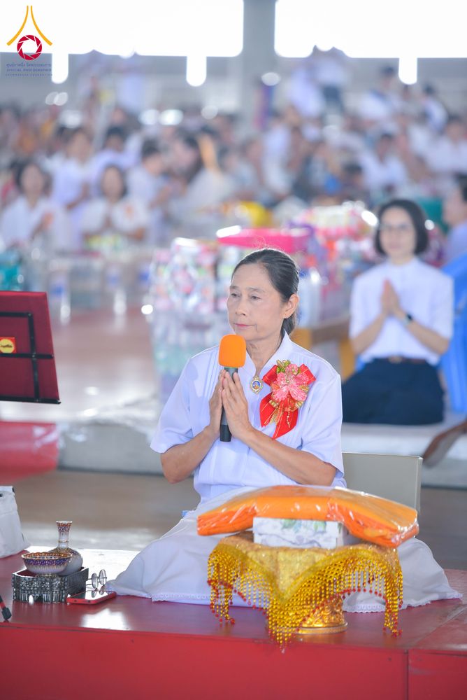 ภาพ No.320727:วันที่ 11 เมษายน พ.ศ.2569 พิธีตักบาตรฉลองสามเณรใหม่ โครงการบรรพชาสามเณรกล้าตะวัน ณ มหารัตนวิหาคด คอร์ 25 ชั้น 2 วัดพระธรรมกาย