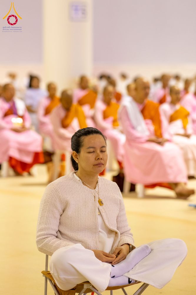 ภาพ No.325654:วันที่ 26 เมษายน พ.ศ.2569 กิจกรรมงานบุญวันอาทิตย์ สาธุชนปฏิบัติธรรมร่วมกัน ณ ห้องแก้วสารพัด 1 วัดพระธรรมกาย ปทุมธานี