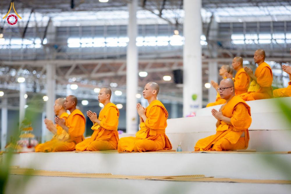 ภาพ No.287557:วันที่ 1 มกราคม พ.ศ. 2569 พิธีบูชาข้าวพระ ณ สภาธรรมกายสากล วัดพระธรรมกาย