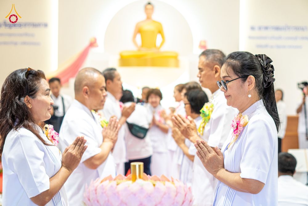 ภาพ No.336226:วันจันทร์ที่ 22 มิถุนายน พ.ศ.2569 พิธีอัญเชิญพระธรรมกาย และบรรจุพระบรมสารีริกธาตุ  ภายในเกศดอกบัวตูม องค์พระประธาน ณ อาคารสมปรารถนา วัดกลางธนรินทร์ ต.บ้านแป้ง อ.พรหมบุรี จ.สิงห์บุรี