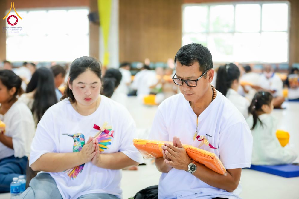 ภาพ No.317461:วันอาทิตย์ ที่ 29 มีนาคม พ.ศ.2569  พิธีปลงผม , พิธีขอขมามอบบาตรและผ้าไตร , พิธีบรรพชา ณ ศูนย์ปฏิบัติธรรมสมุทรปราการ จำนวน 42 รูป