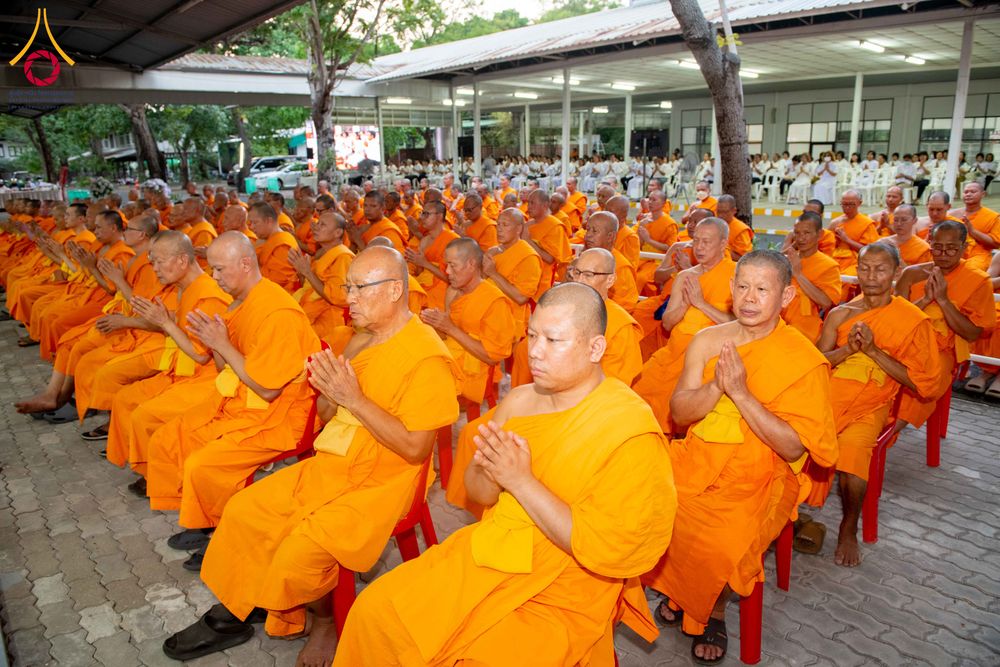 ภาพ No.315870:วันพฤหัสบดีที่ 26 มีนาคม พ.ศ. 2569 พิธีบำเพ็ญกุศล คุณพ่อณรงค์ จินตมากุล  สิริอายุ 99 ปี 11 เดือน โยมบิดา พระครูปลัดรัตนวีรวัฒน์ (รังสฤษดิ์ อิทฺธิจินตโก) ที่ปรึกษาเจ้าคณะจังหวัดปทุมธานี เจ้าอาวาสวัดพระธรรมกาย  ณ ห้องปลูกศรัทธา 2 วัดพระธรรมกาย ปทุมธานี