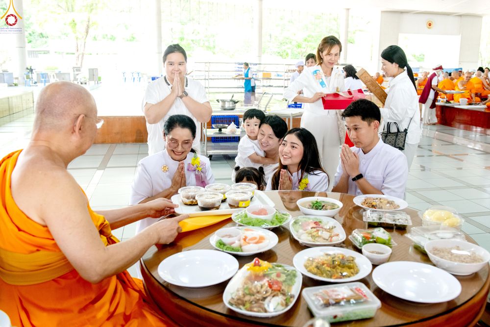 ภาพ No.328829:วันเสาร์ที่ 16 พฤษภาคม พ.ศ.2569 พิธีบุพเปตพลี ครั้งที่ 183 ร่วมอุทิศบุญแด่หมู่ญาติที่ล่วงลับไปแล้ว และสืบทอดอายุพระพุทธศาสนา ณ หอฉันคุณยายอาจารย์ฯ  วัดพระธรรมกาย
