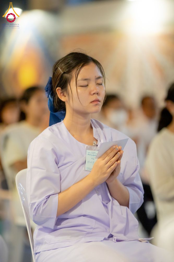 ภาพ No.286770:วันอาสาฬหบูชา วันพฤหัสบดีที่ 10 กรกฏาคม พ.ศ.2568  พิธีเวียนประทักษิณรอบพระมหาธรรมกายเจดีย์ , พิธีฉลองชัยสวดมนต์บทธัมมจักกัปปวัตตนสูตร ครบ 7,520,000,000 จบ ณ มหารัตนวิหารคด วัดพระธรรมกาย