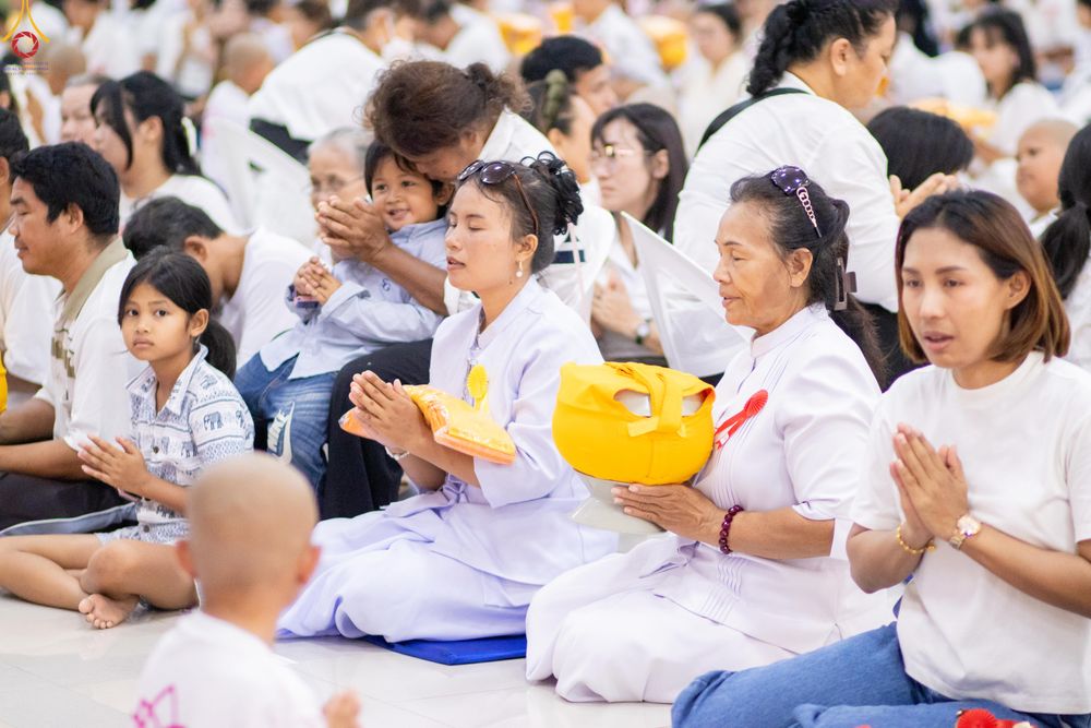 ภาพ No.320160:วันเสาร์ที่ 4 เมษายน 2569 พิธีตัดปอยผม ขอขมาผู้ปกครอง  มอบบาตร-ผ้าไตร และพิธีบรรพชาสามเณร 87 รูป  ณ ศูนย์ปฏิบัติธรรมระยอง(บ้านช่องลม)  ต.บางบุตร อ.บ้านค่าย จ.ระยอง