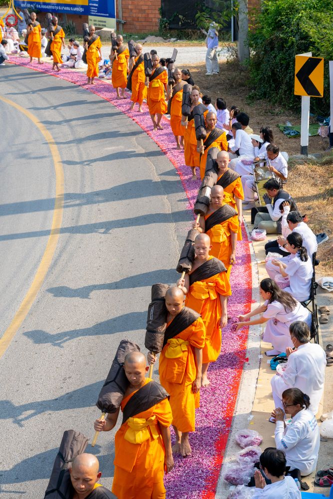 ภาพ No.299472:วันที่ 18 มกราคม พ.ศ. 2569 พิธีต้อนรับพระธรรมยาตรา ณ อนุสรณ์สถานลำดับที่ 5 สถานที่เผยแผ่วิชชาธรรมกายครั้งแรก อนุสรณ์สถานบางปลา วัดบางปลา อำเภอบางเลน จังหวัดนครปฐม ในโครงการธรรมยาตรา กตัญญูบูชา มหาปูชนียาจารย์ พระมงคลเทพมุนี(สด จนฺทสโร) พระผู้ปราบมาร อนุส