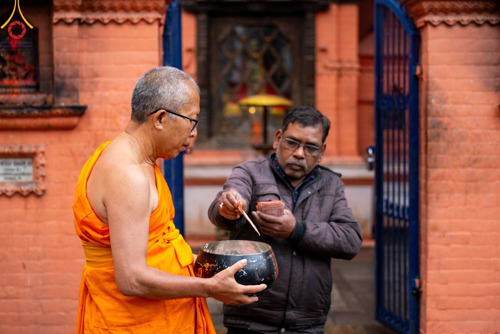 ภาพ No.317153:วันจันทร์ที่ 30 มีนาคม พ.ศ.2569 จาริกบิณฑบาตสยมภูนาทสู่พระราชวังหนุมานโดกา ประเทศเนปาล