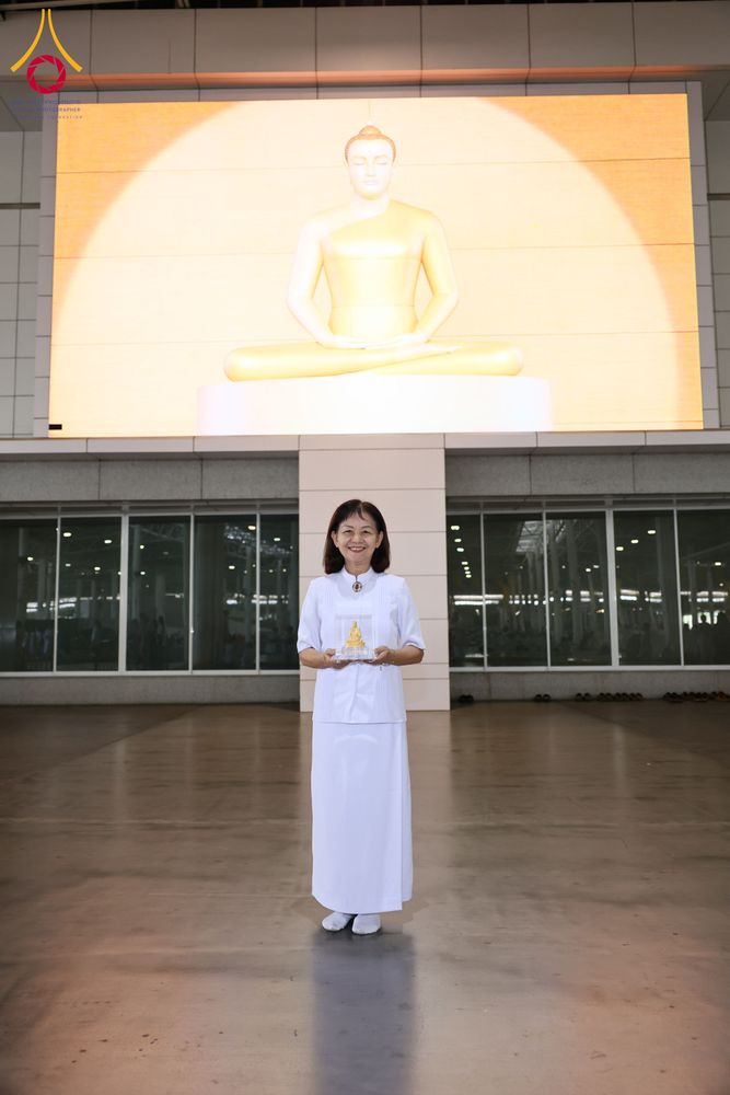 ภาพ No.338149:วันอาทิตย์ต้นเดือน 5 กรกฎาคม พ.ศ.2569 สัมมนาพิเศษ พิธีมอบพระของขวัญ ณ ห้องแก้วสารพัด1 วัดพระธรรมกาย