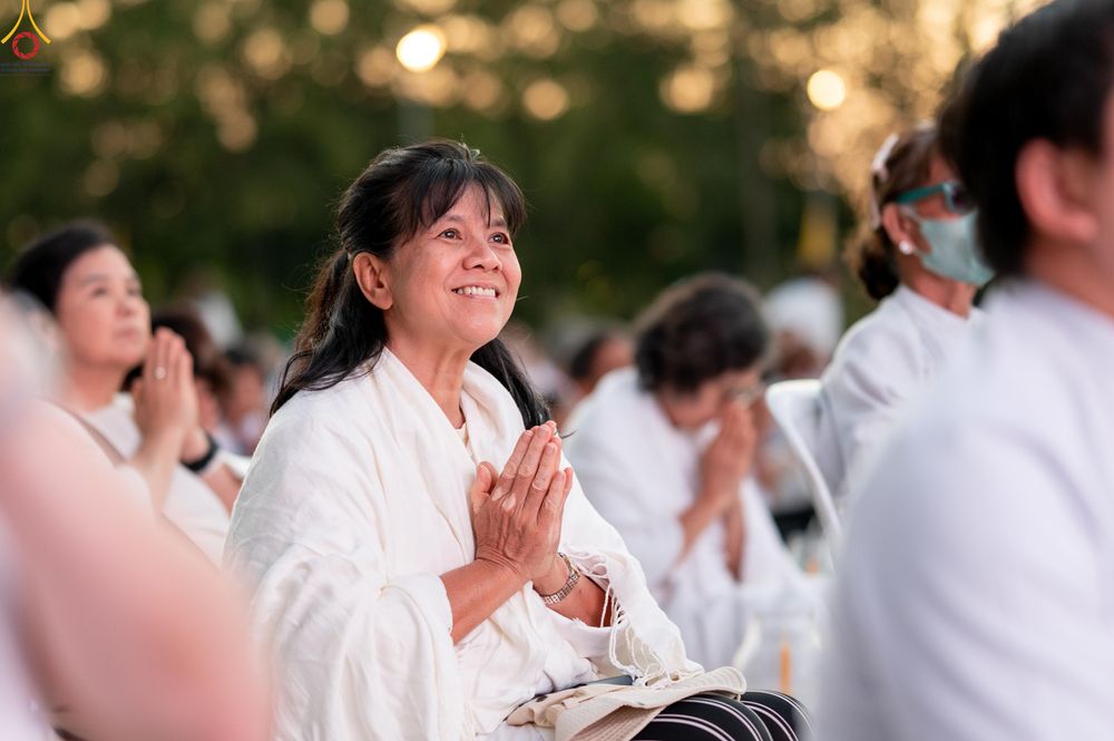 ภาพ No.292040:วันที่ 10 มกราคม พ.ศ. 2569 พิธีจุดประทีปถวายเป็นพุทธบูชา และบูชาธรรมมหาปูชนียาจารย์  ณ อนุสรณ์สถานคลองบางนางแท่น อ.สามพราน จ.นครปฐม ในโครงการธรรมยาตรา กตัญญูบูชา มหาปูชนียาจารย์ พระมงคลเทพมุนี(สด จนฺทสโร) พระผู้ปราบมาร อนุสรณ์สถาน 7 แห่ง ปีที่ 14