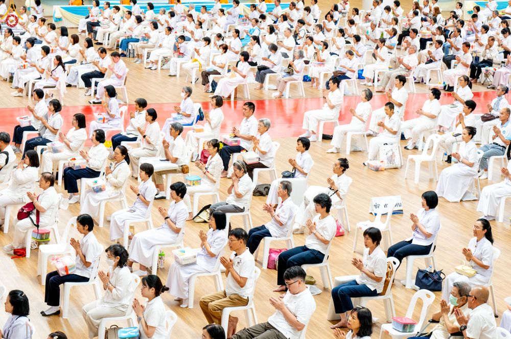 ภาพ No.280571:วันที่ 28 ธันวาคม พ.ศ.2568 พิธีถวายอุปกรณ์ทำความสะอาด ณ ห้องแก้วสารพัดนึก วัดพระธรรมกาย