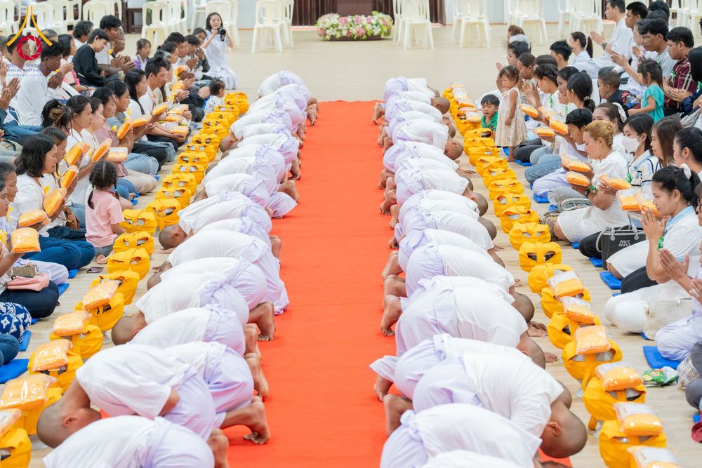 ภาพ No.318666:วันที่ 29 มีนาคม พ.ศ. 2569 พิธีเวียนประทักษิณ มอบผ้าไตร บรรพชาสามเณร  ณ ศูนย์อบรมเยาวชนกาญบุรี