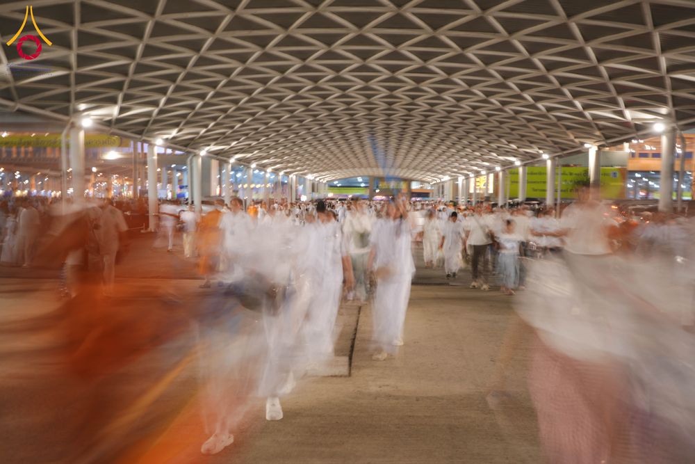 ภาพ No.324511:วันที่ 22 เมษายน พ.ศ.2569 (วันคุ้มครองโลก) บรรยากาศพระสังฆาธิการและสาธุชน การเดินทางกลับ งานถวายมหาสังฆทาน 40,000 กว่าวัดทั่วประเทศ วัดพระธรรมกาย