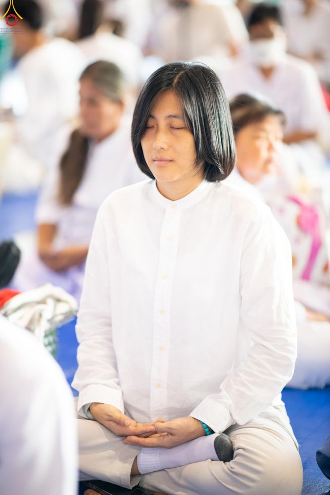 ภาพ No.327913:วันที่ 3 พฤษภาคม พ.ศ.2569 พิธีตักบาตร ข้าวสารอาหารแห้ง ณ บ้านแก้วเรือนทองคุณยายอาจารย์ฯ วัดพระธรรมกาย