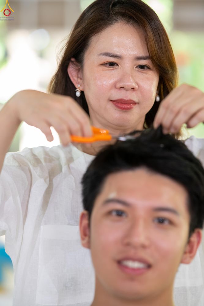 ภาพ No.338273:วันอาทิตย์ที่ 5 กรกฎาคม พศ.2569 พิธีตัดปอยผมธรรมทายาทนานาชาติ IDOP รุ่นที่ 21 จากประเทศจีน มาเลเซีย สิงคโปร์ และไต้หวัน ณ โถงช้าง วัดพระธรรมกาย