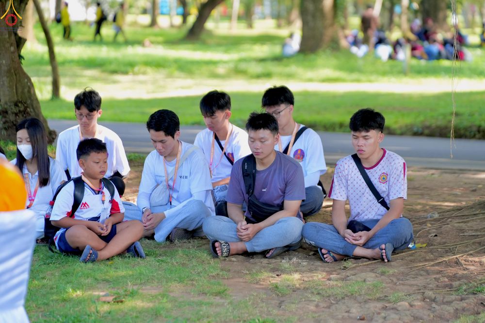 ภาพ No.330063:วันที่ 27-29 พฤษภาคม พ.ศ.2569 MBMI Tangerang (Majelis Agama Buddha Mahanikaya) ได้มีการเตรียมงานเพื่อจัดงานวิสาขบูชานานาชาติ  ชึ่งในงานจะมีการจุดประทีปโคมลาน โคมลอย กว่า 20,000 ดวง  เพื่อน้อมถวายเป็นพุทธบูชา และเพื่อเป็นการกระชับสัมพันธมิตรภาพ