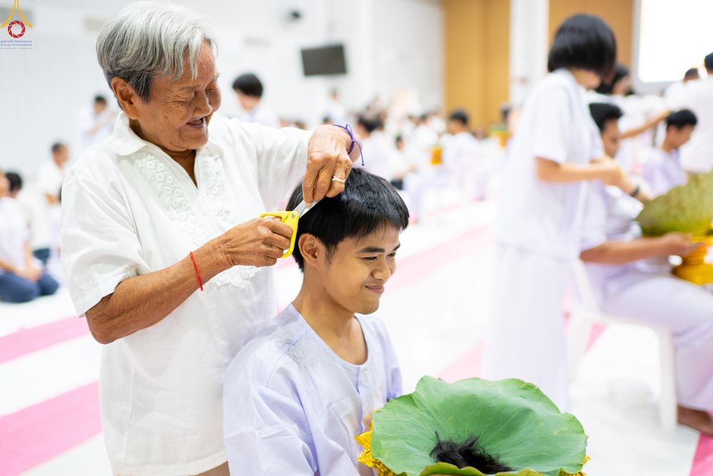 ภาพ No.319294:วันเสาร์ที่ 4 เมษายน พ.ศ.2569 พิธีปลงผมนาคธรรมทายาท โครงการอุปสมบทหมู่ธรรมทายาท ระดับอุดมศึกษา รุ่นที่ 53 ภาคฤดูร้อน ณ มหารัตนวิหารคด 13 วัดพระธรรมกาย