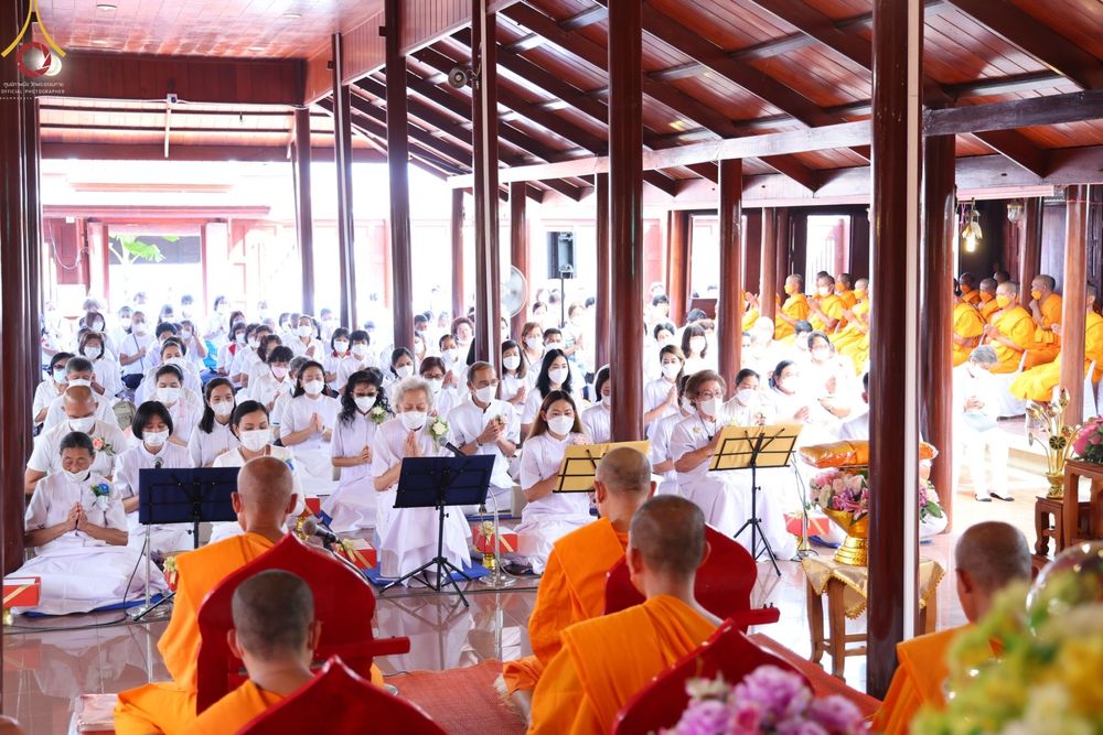 ภาพ No.71576:พระธรรมยาตรา ปฏิบัติศาสนกิจ ทำนุบำรุงศาสนสถาน, ปฏิบัติธรรม ร่วมกับชุมชน,นักเรียนเด็กดีวีสตาร์ และร่วมพิธีทอดผ้าป่าบำรุงศาสนสถาน ในโครงการธรรมยาตรากตัญญูบูชา มหาปูชนียาจารย์ พระมงคลเทพมุนี(สด จนฺทสโร) พระผู้ปราบมาร อนุสรณ์สถาน 7 แห่ง ปีที่ 11 ณ วัดสองพี่น