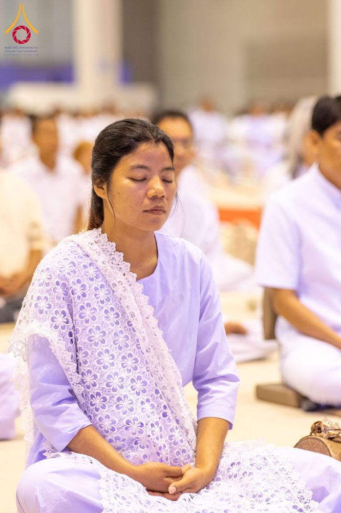 ภาพ No.325645:วันที่ 26 เมษายน พ.ศ.2569 กิจกรรมงานบุญวันอาทิตย์ สาธุชนปฏิบัติธรรมร่วมกัน ณ ห้องแก้วสารพัด 1 วัดพระธรรมกาย ปทุมธานี