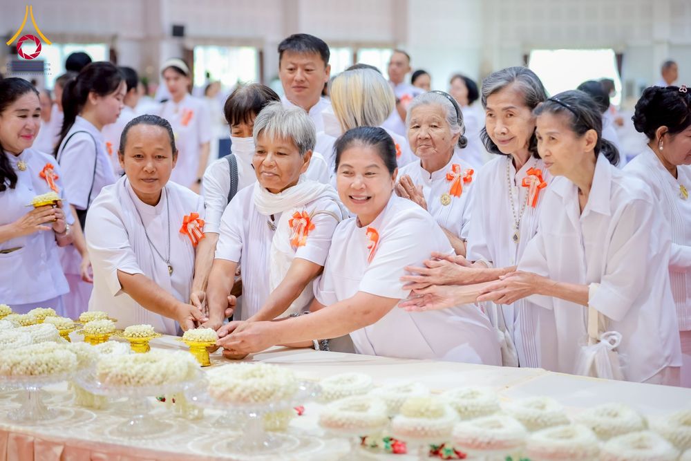 ภาพ No.254871:วันที่ 15 ตุลาคม พ.ศ. 2568 พิธีบรรจุพระบรมสารีริกธาตุภายในพระเกตุองค์พระประธาน สมโภชพระประธาน พระธรรมกาย ณ ศูนยอบรมเยาวชนกาญจนบุรี