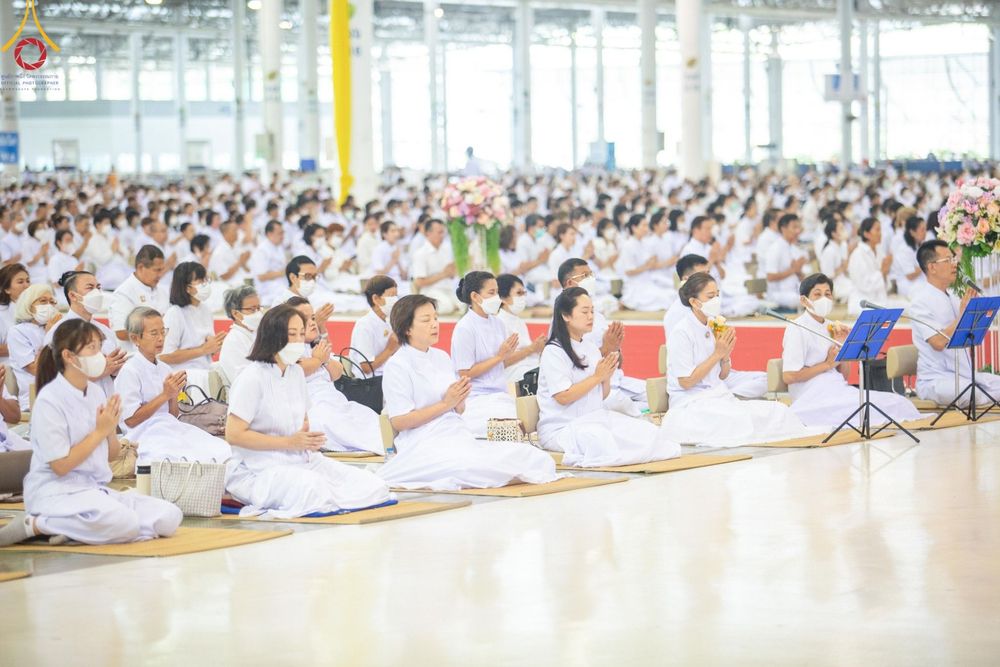 ภาพ No.123094:พิธีตักบาตร และพิธีบูชาข้าวพระ ในวันอาทิตย์ต้นเดือนที่ 4 กุมภาพันธ์ พ.ศ. 2567 ณ วัดพระธรรมกาย จ.ปทุมธานี