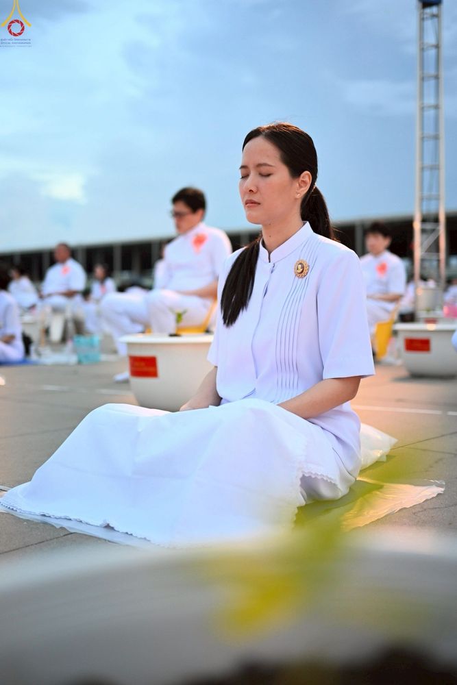 ภาพ No.252968:วันที่ 10 ตุลาคม พ.ศ. 2568 พิธีปลูกต้นทรัพย์บานชื่น ณ ลานธรรม วัดพระธรรมกาย